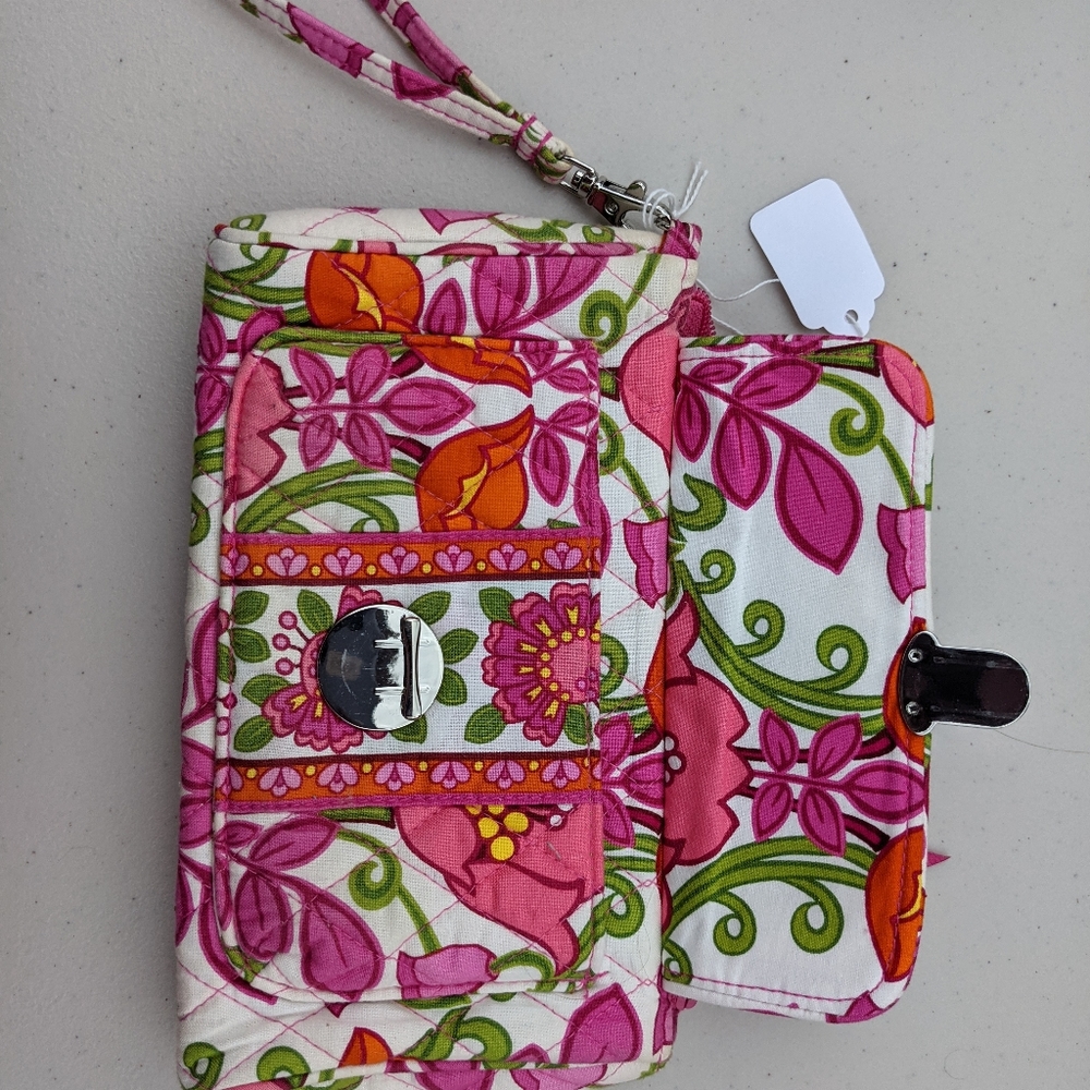 Vera Bradley Lilli Bell Pushlock Wristlet - Picture 3 of 3
